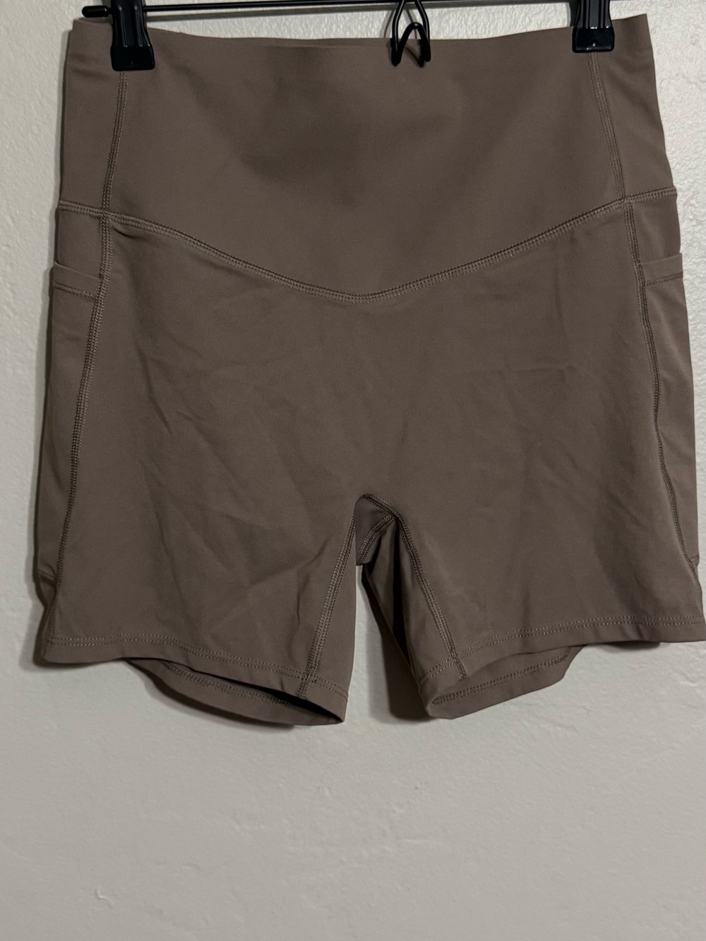 HALARA High-Rise Bike Shorts in Taupe